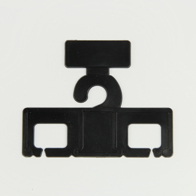 注文のステッカーのラベルの黒のプラスチック サスペンダーのハンガーを印刷するPPの習慣